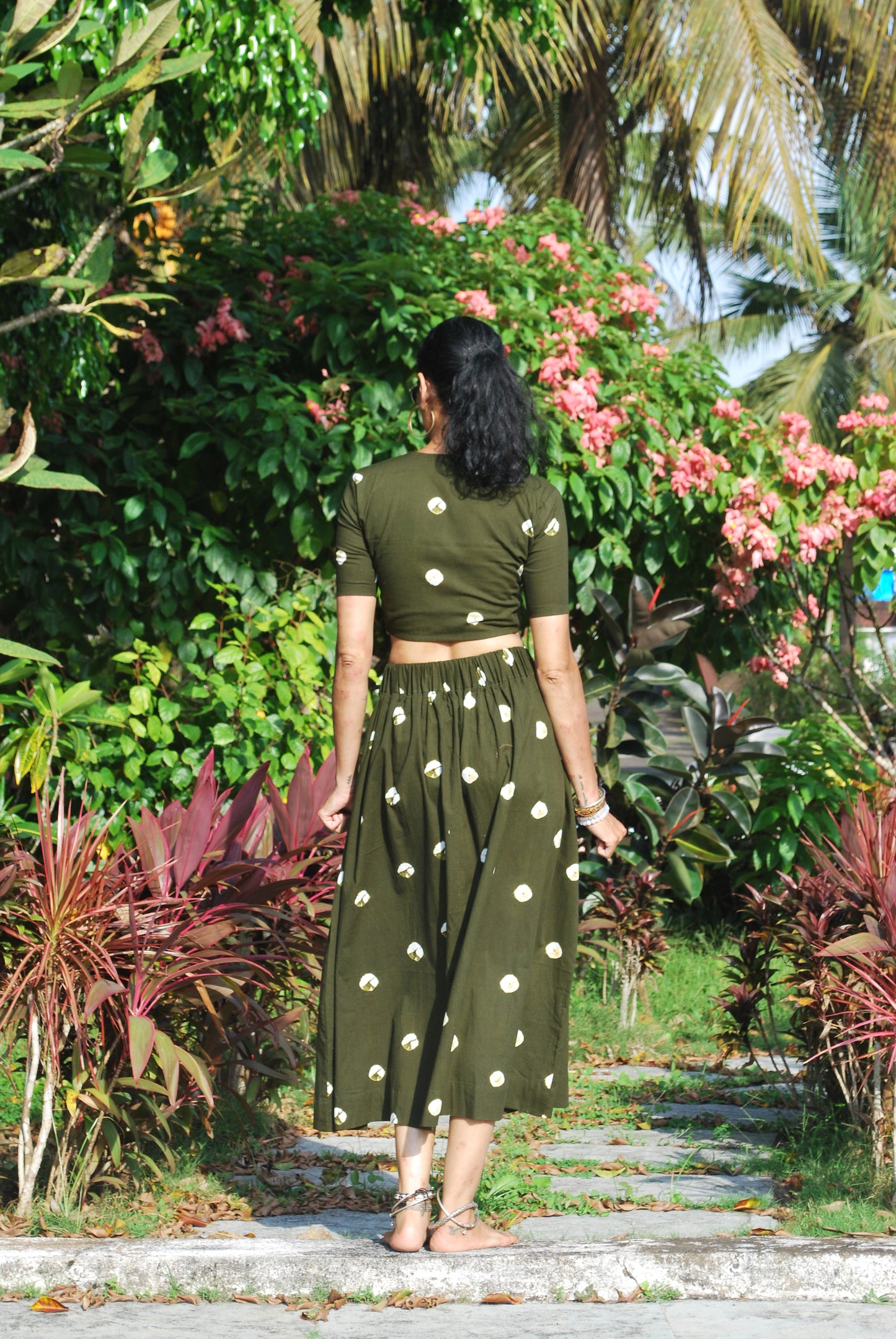 'raindrops' tie & dye coconut button isha skirt