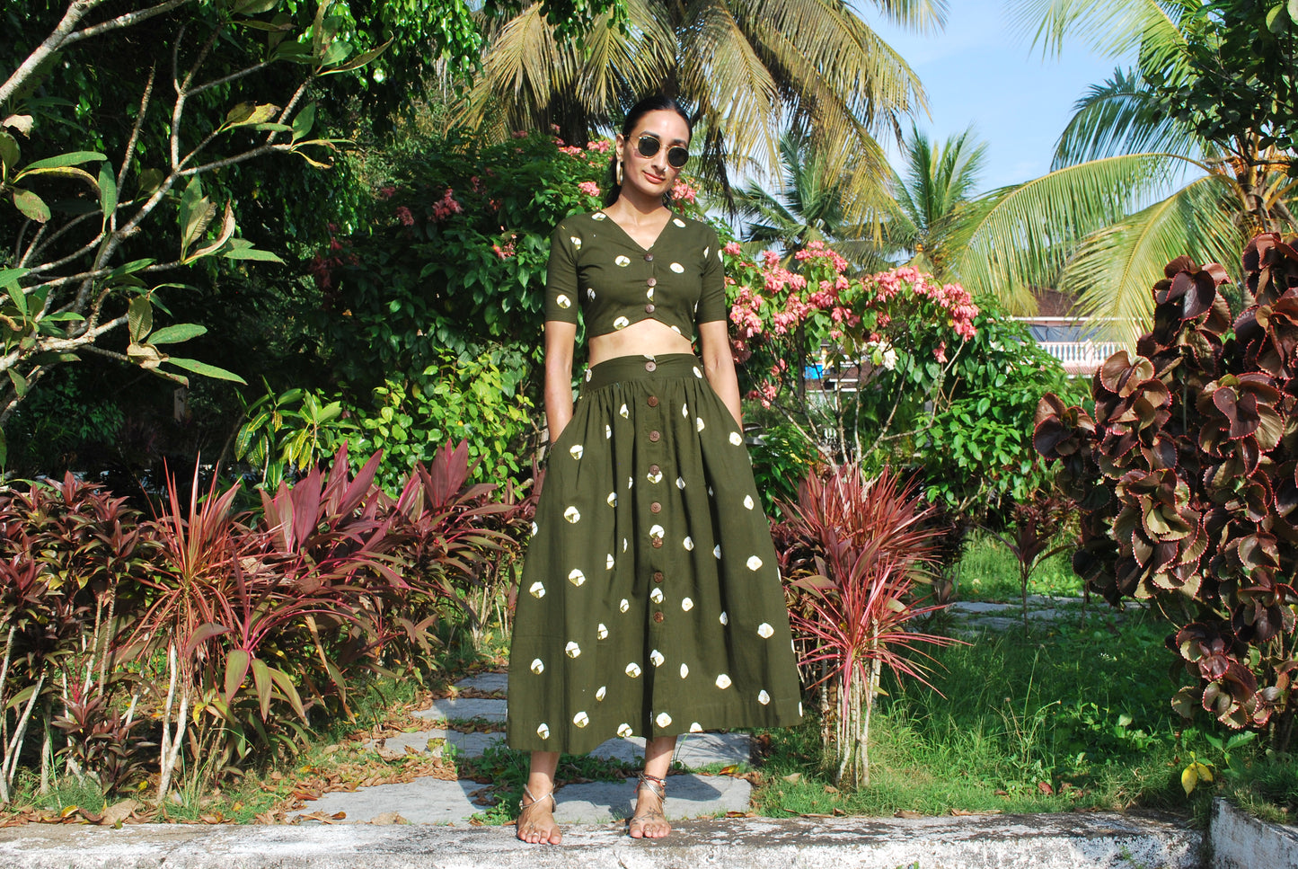 'raindrops' tie & dye coconut button isha skirt