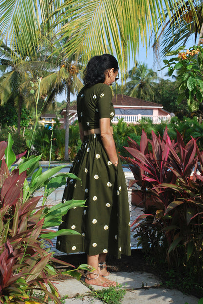 'raindrops' tie & dye coconut button isha skirt