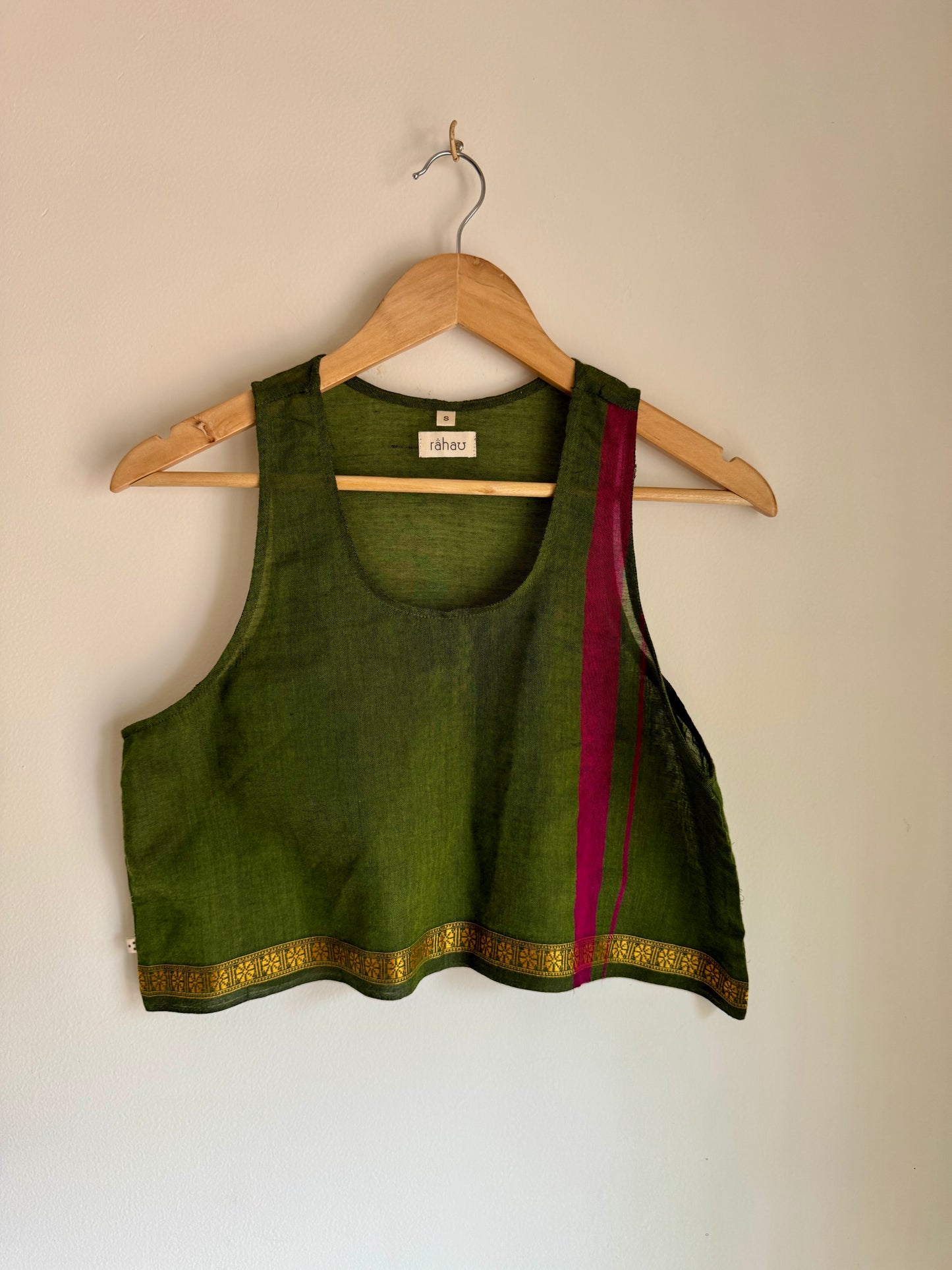 'morjim comfy crop' in olive green handloom