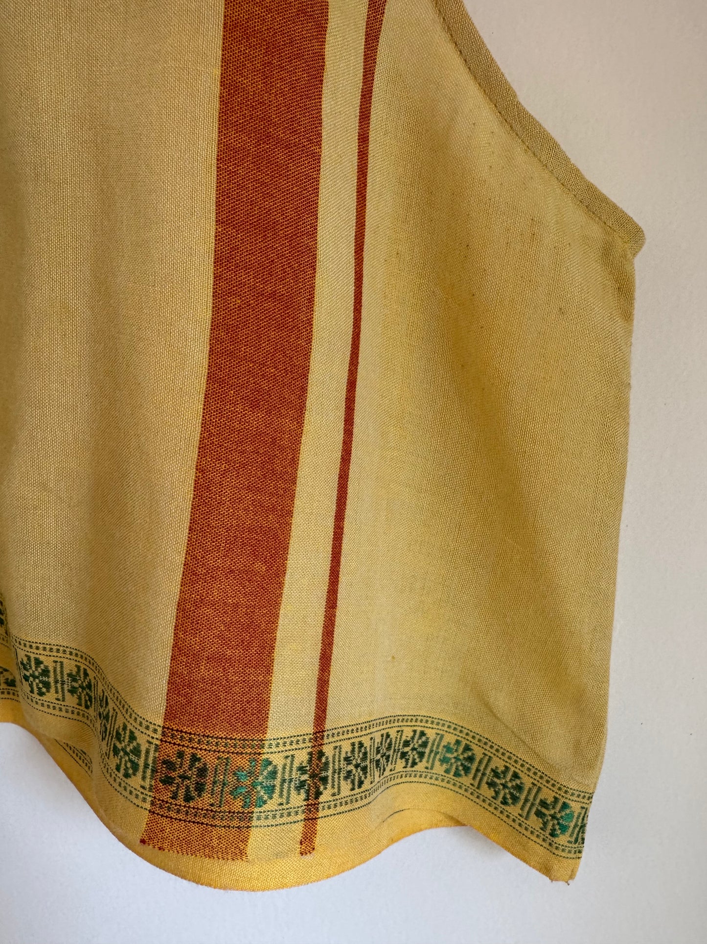 'morjim comfy crop' in butter yellow handloom
