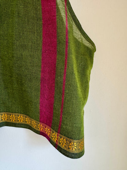 'morjim comfy crop' in olive green handloom